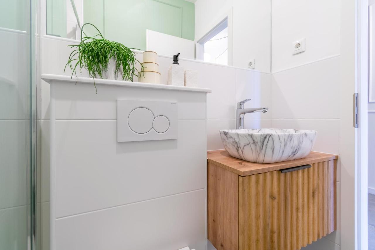 Studio Apartment Smile, Near Beach & Center, Free Parking, Balcony Makarska Eksteriør bilde