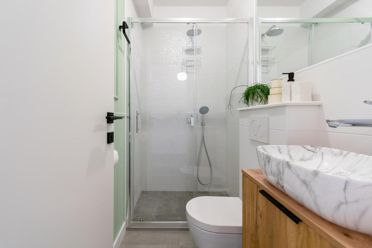 Studio Apartment Smile, Near Beach & Center, Free Parking, Balcony Makarska Eksteriør bilde